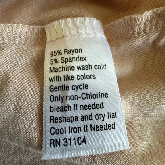 The Limited-Pink scoop neck short sleeve shirt.  Size 2x - Picture 3 of 3